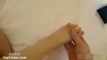 性格开朗活泼清纯美入行卖肉被大洋J8干的高潮迭起插的太深表情有点受不了了