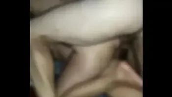 Casada da pra vários homens em uma festinha enquanto o corno filma