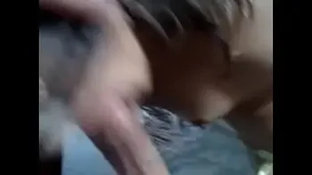 legata la ochi si cu acadeaua cea mare in guritza