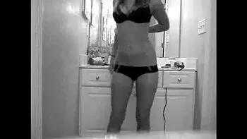 Streepteaese black and white