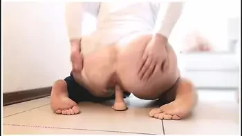 Curvy Girl Cant Resist: She Pisses In Her Jeans And Pounds Her Pussy