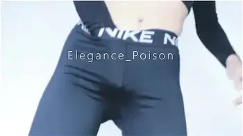 She Masturbates In Her Leggin In The Lockers Of The Sports Room