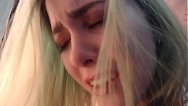 Doggyfuck facing the cam