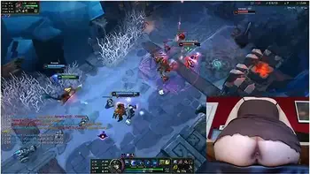 I Show My Stretched Butthole While I Play League Of Legends #17 Luna With Gamer Girl And Deutsche Amateure