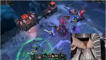 Im Back! Gamer Girl Playing Naked In Bed League Of Legends #20 Luna