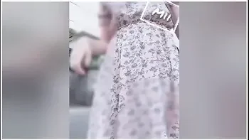 [outdoor Masturbation] A Perverted Japanese Who Secretly Exposes Pussy In A Residential Area And Is