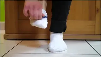 Feet Slave In German Feet - Knee Down Toy !