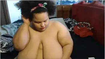 First Video After Turning 21! Fat Ebony Rubs Her Clit To