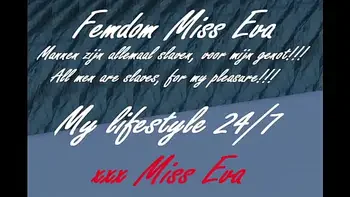 I'm masturbating with my dildo naked in my car