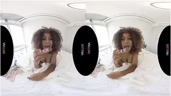 E Hangout In My Bedroom!