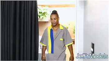 Super Big Black Plumper Bianca BomBom Seduces The Hung Gardener