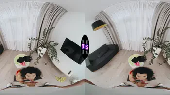 Mini Mitzi’s virtual reality experience is damn hot!