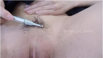 [personal Shooting / Amateur] Japanese Student With Shaved Pubic Hair And Shaved Pussy