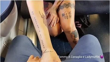 Lady Muffin And Tommy A Canaglia - When The Lady Takes The Train She Wants To Do It