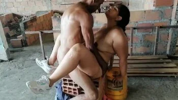 Flaco fucks friend's pussy at home in amateur homemade anal compilation