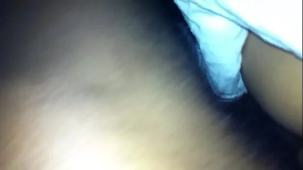 marokkaanse krullebol was verbaasd dat ze zo hard slaapt na bekijken van video