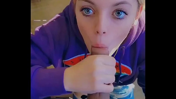 Getting Head From My Neighbors Gorgeous 19yo in My Apartment