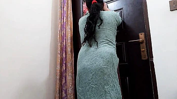 QueenbeautyQB Hot Maid Cleans Room and Gets Ready for Rough Sex in Hindi
