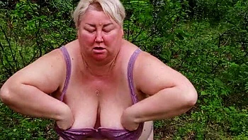Neighbor Mom Undresses in Park & Fingers Her Big Wet Pussy - Zona901 Outdoor Masturbation