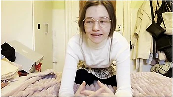 Squirting 18yo Teen With Huge Labia