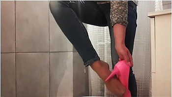 Show All In Wetting My Jenas All Go To My Shoes I Show You When Get Off My High Heels And Rub My Clit By Heels