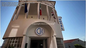 French Vlog - I Take A Facial In My Hotel Room During My Holidays In Sardinia With Maevaa Sinaloa And Amatrice Francaise