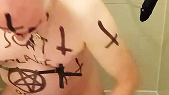 Satan slave takes an extreme scat session