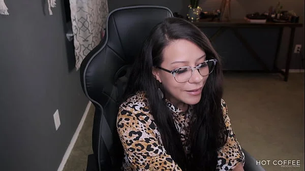 Fake teacher forgets to log off online and fucks her husband in front of class