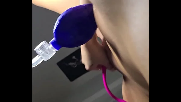 [Area51FREAK] uncontrollably SQUIRTING HERSELF after using VAGINA PUMP