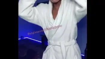 Sentando no pau Fazendo desafio do Tic tok