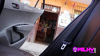 El Taxista No Puede Contenerse Y Chupa Las Grandes Tetas De Yorgelis Carrillo