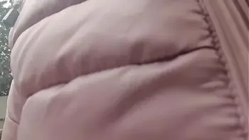 Nicoletta bathes all her yogapants in a public park do you want to see?