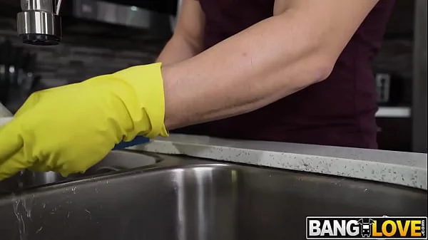 Gabriela Lopez Gets Wet