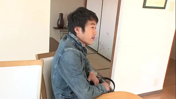 https://bit.ly/3lKPvkf ぷっくり膨らんだ肉厚マ○コのマン筋を無防備に晒す友人の彼女に興奮した僕は… パート1.ピタっとした薄手の生地のタイツが股間にくい込んで筋ってる！