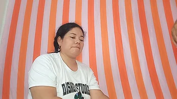 Vecina Mamando With Mi Vecina