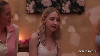 4 Hot Women Enjoy Sexy Lesbian Love - Sexy Love