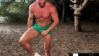 Public Savage Sex In Valencia With An Italian Babe