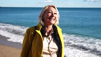 Oney, 23, a very cerebral young woman from Aix... - Jacquie et Michel TV