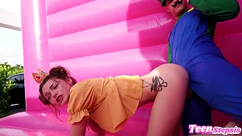 Luigi Fucks Princess Peach In The Bouncy Castle