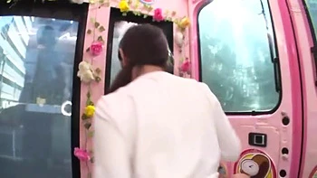 06737,The best play of a rich beauty