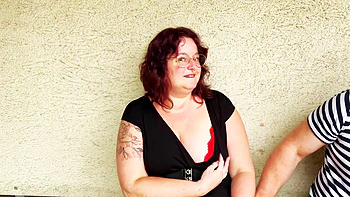 Sabbat Freyja, 32, sets out to discover hard! - Jacquie et Michel TV