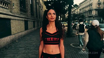 Estudiante francesa Candie Luciani se deja follar por la bbc