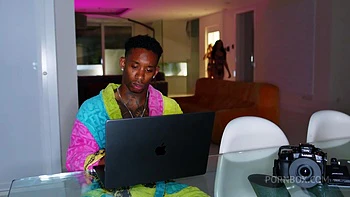 MI mujer y sus amigas se compran nueva lenceria para que deje