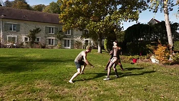 Sally, 36, goes through an unknown box for her! - Jacquie et Michel TV