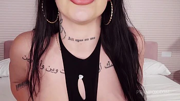 tatuada muy puta se come dos pollas al mismo tiempo y hace dp