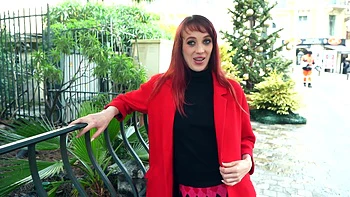 Yves takes care of Stella's case - Jacquie et Michel TV