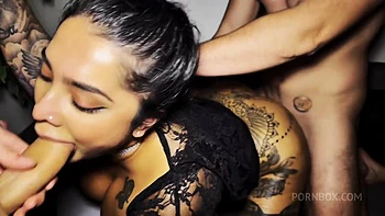 Gangbang Without Mercy! Yasmina Khan Dares To Play With 4 Cocks At Once!