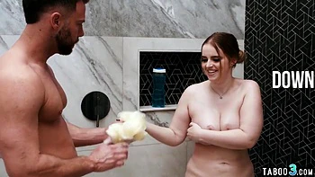 Fatty Wife Copulated In The Shower With Codi Vore