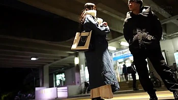 スレンダー美女がラブラブキスとフェラ、パイパンオマンコ濡れて感じまくり