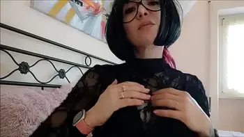 I can't believe my eyes! look what she does in the park!